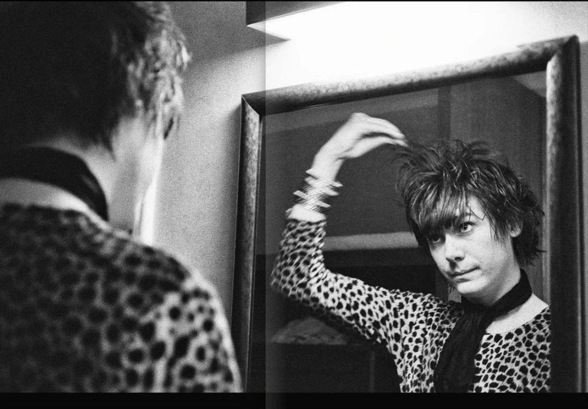 Valerie Phillips — Little Baby Nothings: Manic Street Preachers, inside pages 5