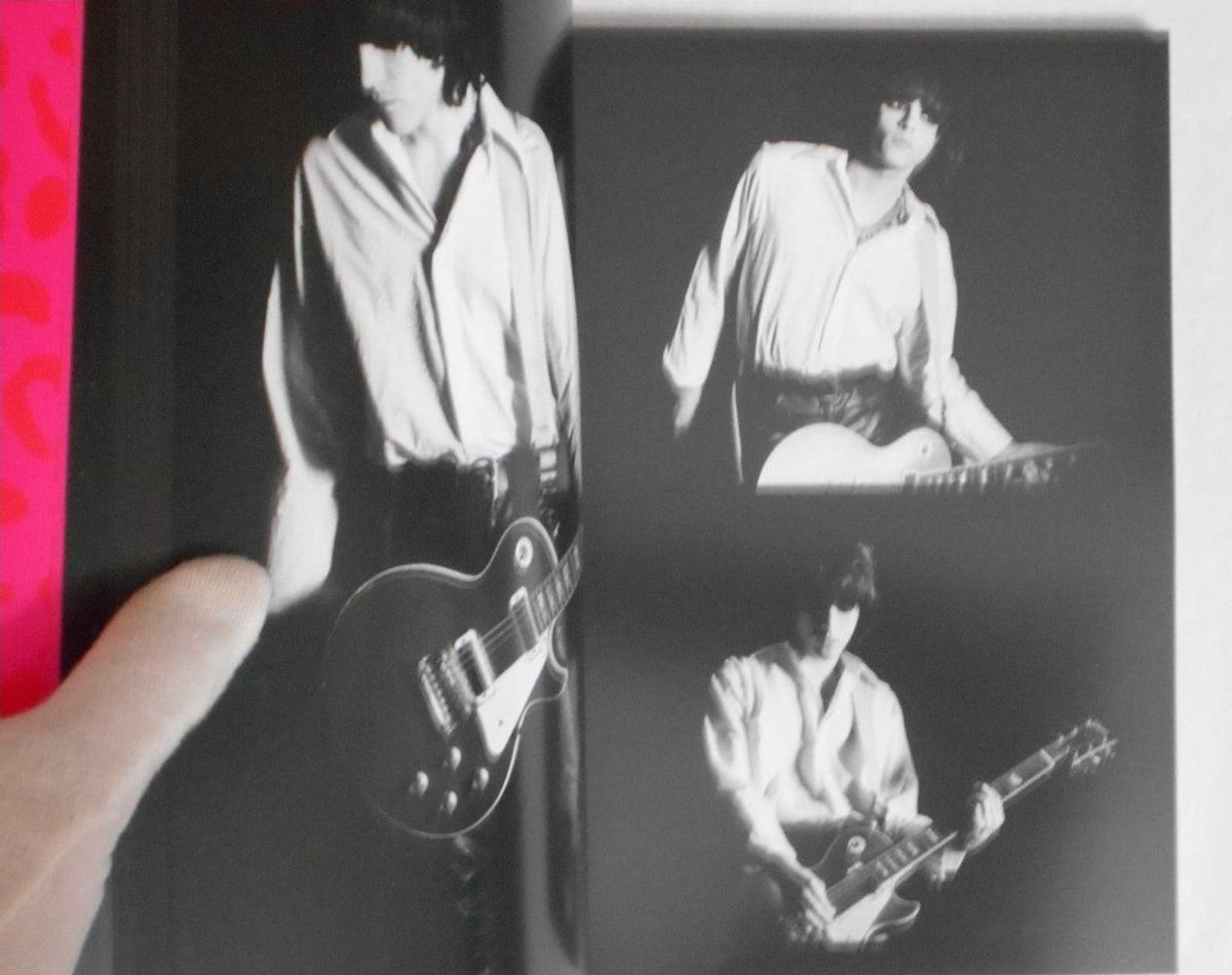 Valerie Phillips — Little Baby Nothings: Manic Street Preachers, inside pages 10
