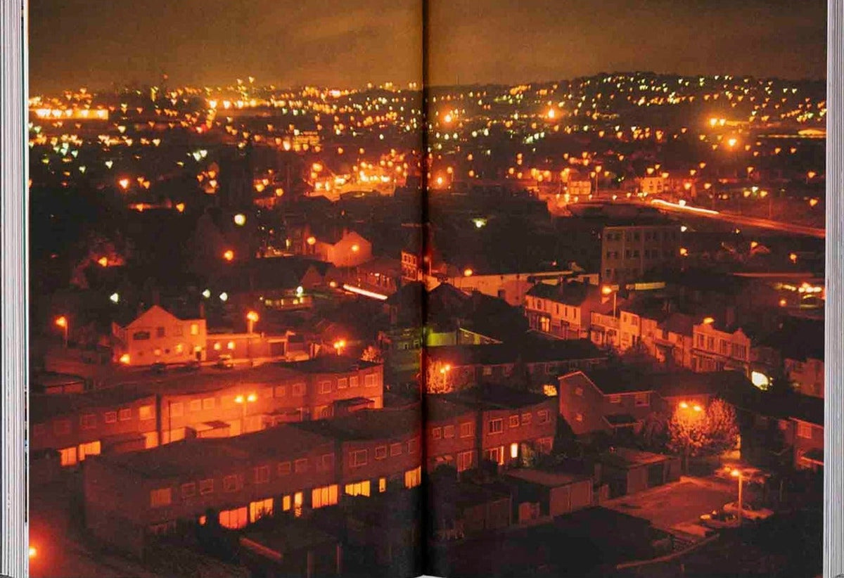 Richard Billingham, Ray's a Laugh, inside pages 9
