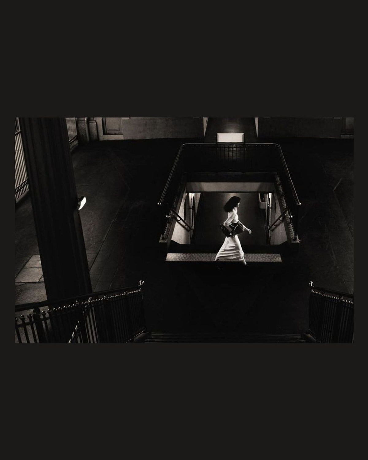 Revue — Issue 20, inside pages 6