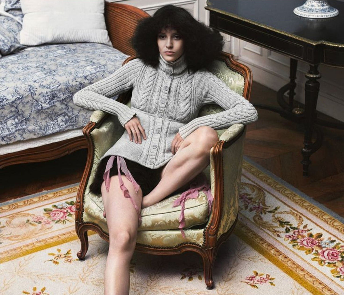Revue — Issue 20, inside pages 4