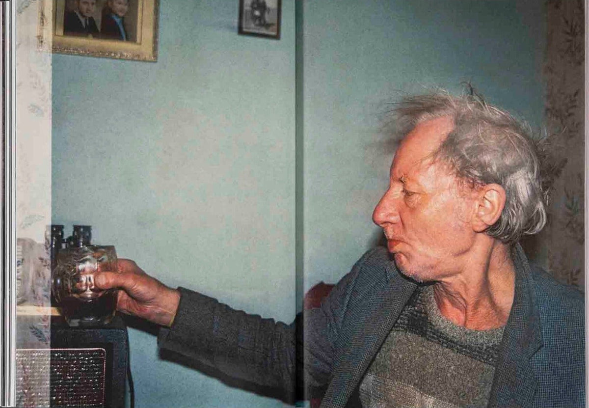 Richard Billingham, Ray's a Laugh, inside pages 5