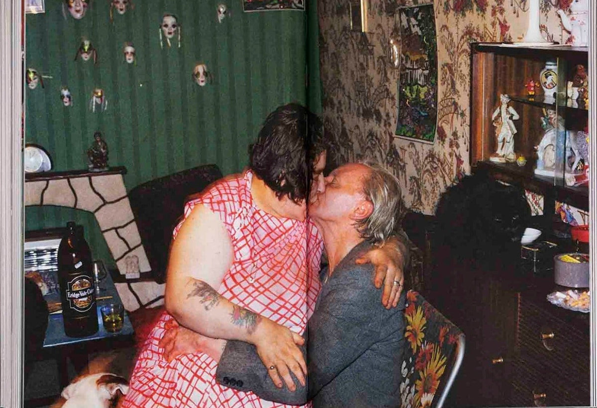 Richard Billingham, Ray's a Laugh, inside pages 11